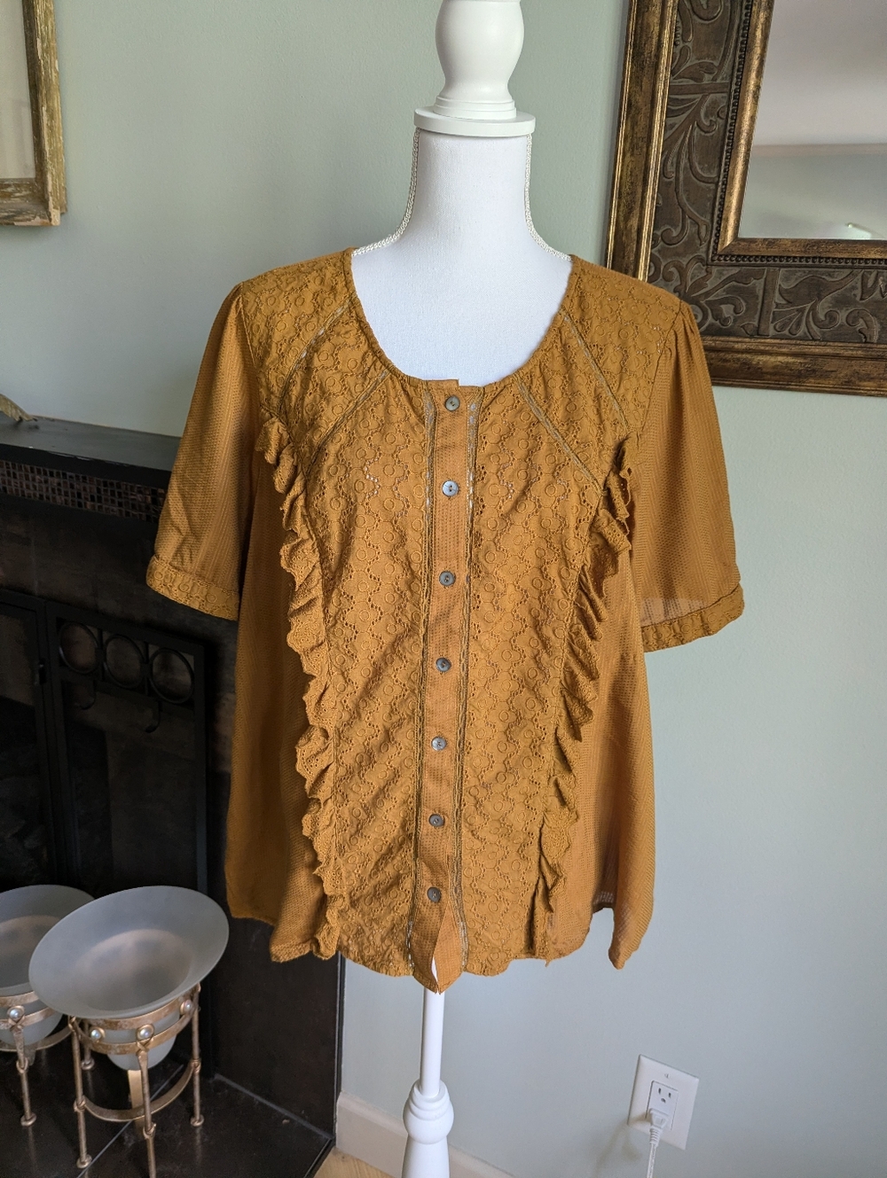 LOGO by Lori Goldstein Women's Large Textured Woven Ruffle Top Eyelet Panels